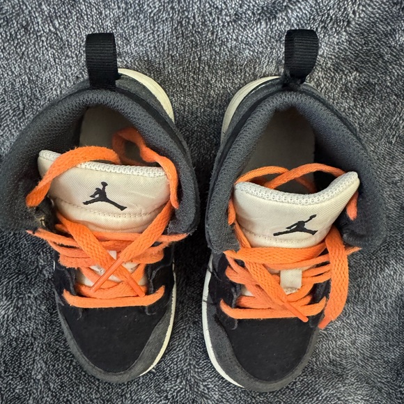 Air Jordan 1 Mid SE Craft GS 'Anthracite Light Olive' - Picture 2 of 8